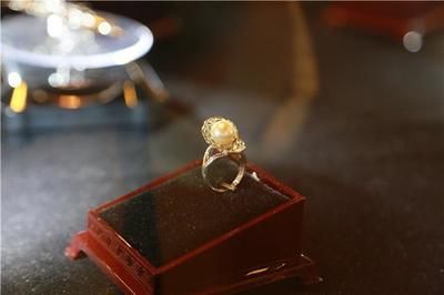 璀璨綻放，創(chuàng)意無限——青島大學(xué)首飾與珠寶設(shè)計(jì)畢業(yè)展引燃藝術(shù)火花